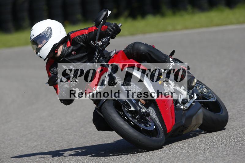 /Archiv-2024/29 12.06.2024 MOTO.CH Track Day ADR/Gruppe gelb/unklar